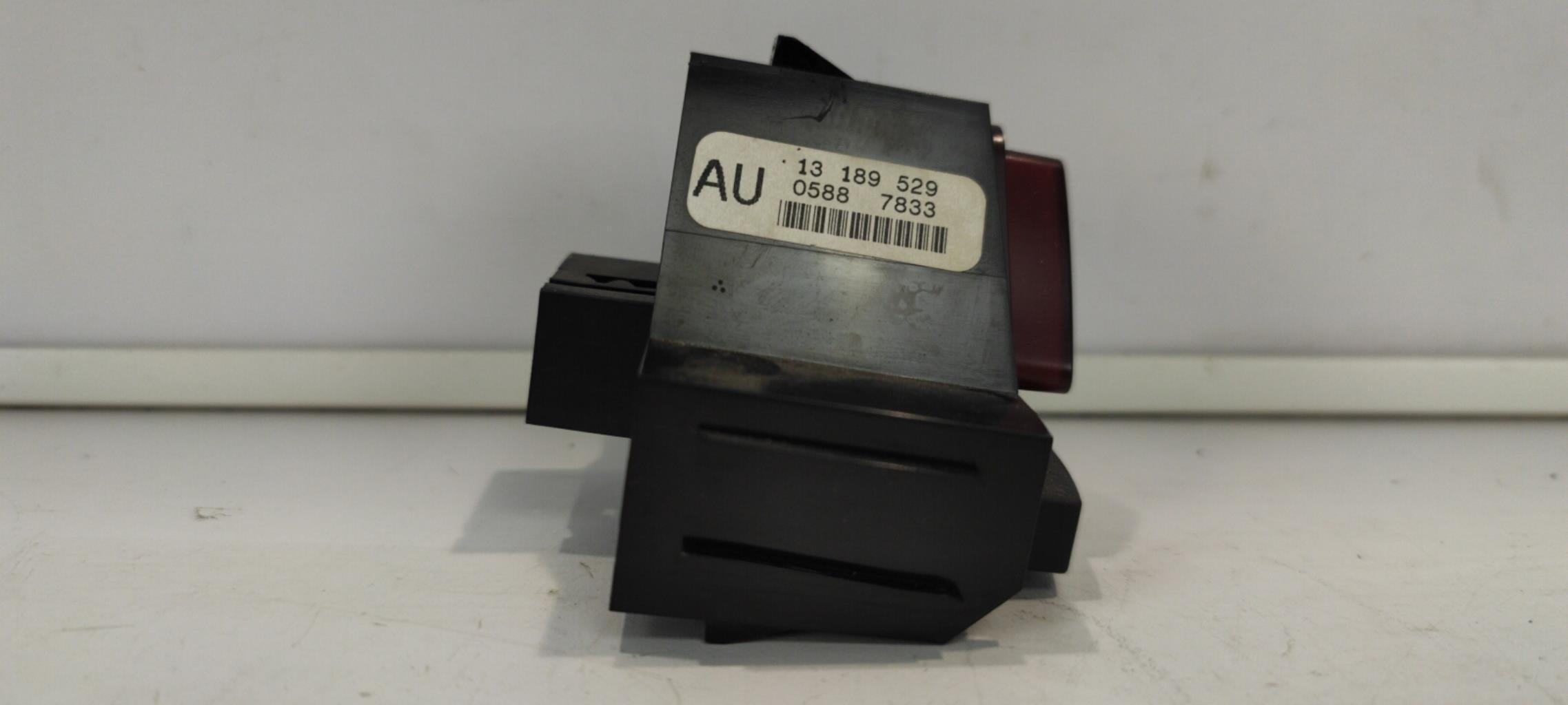 Bouton de warning OPEL CORSA D PHASE 1 Diesel - 1