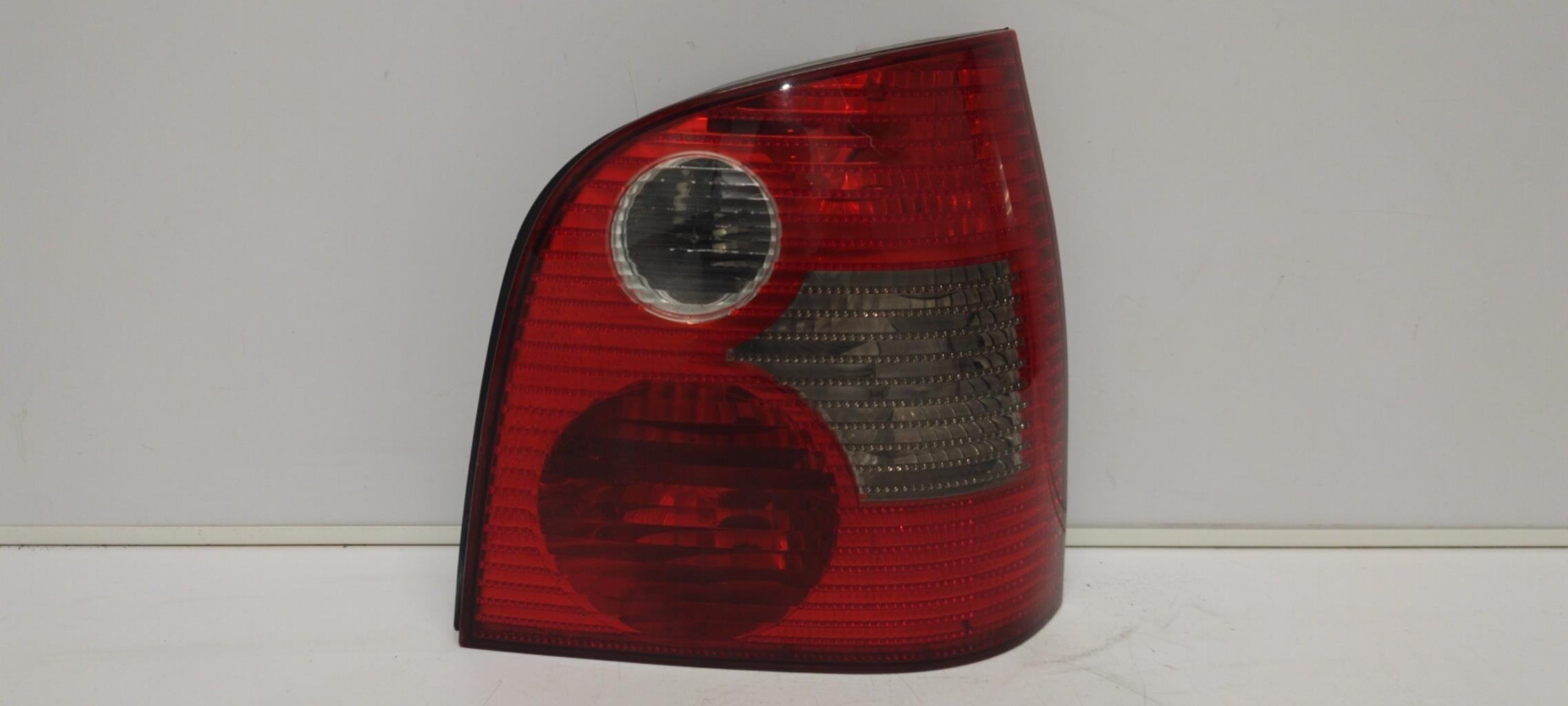 Fanale posteriore principale destro (luci) VOLKSWAGEN POLO 4 PHASE 1 Diésel - 1