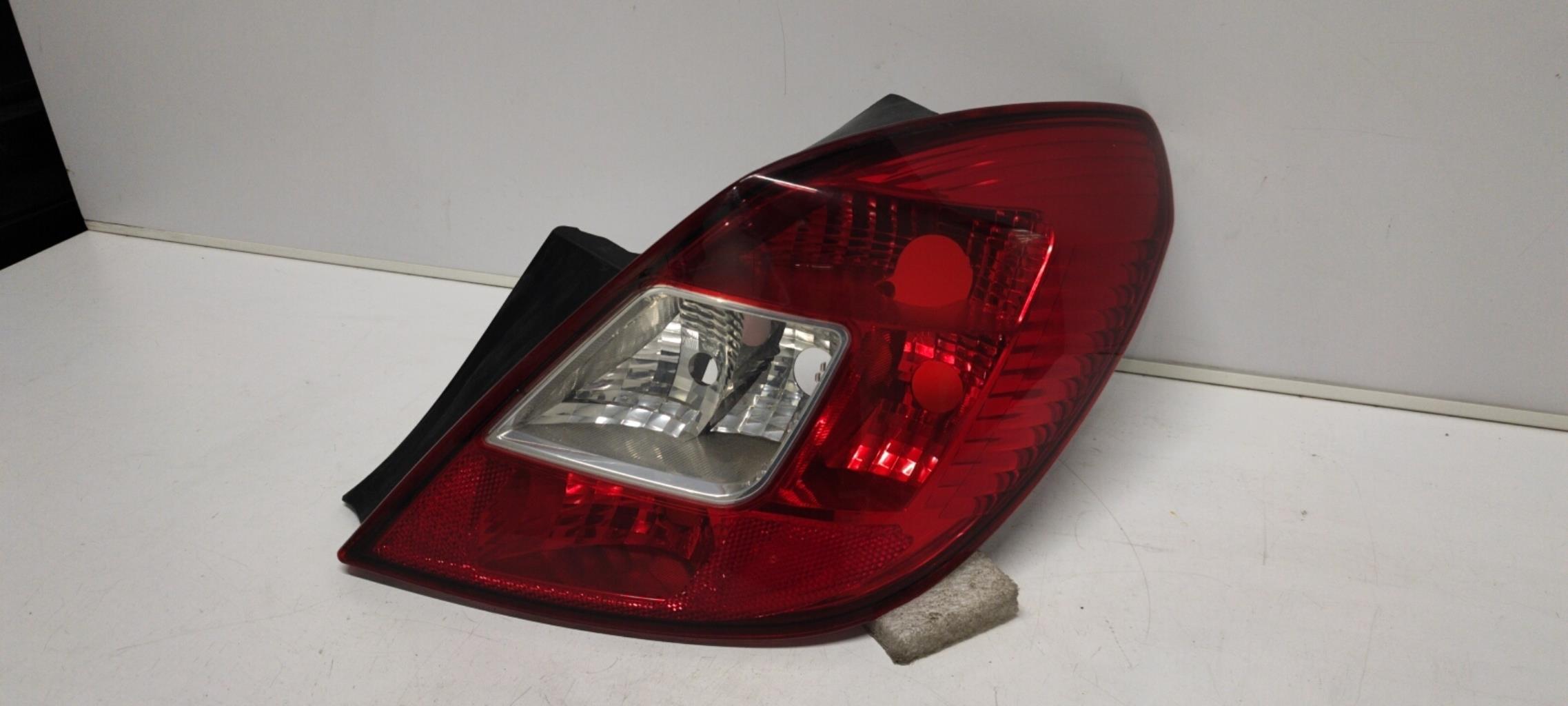 Fanale posteriore principale destro (luci) OPEL CORSA D PHASE 1 Diésel - 1