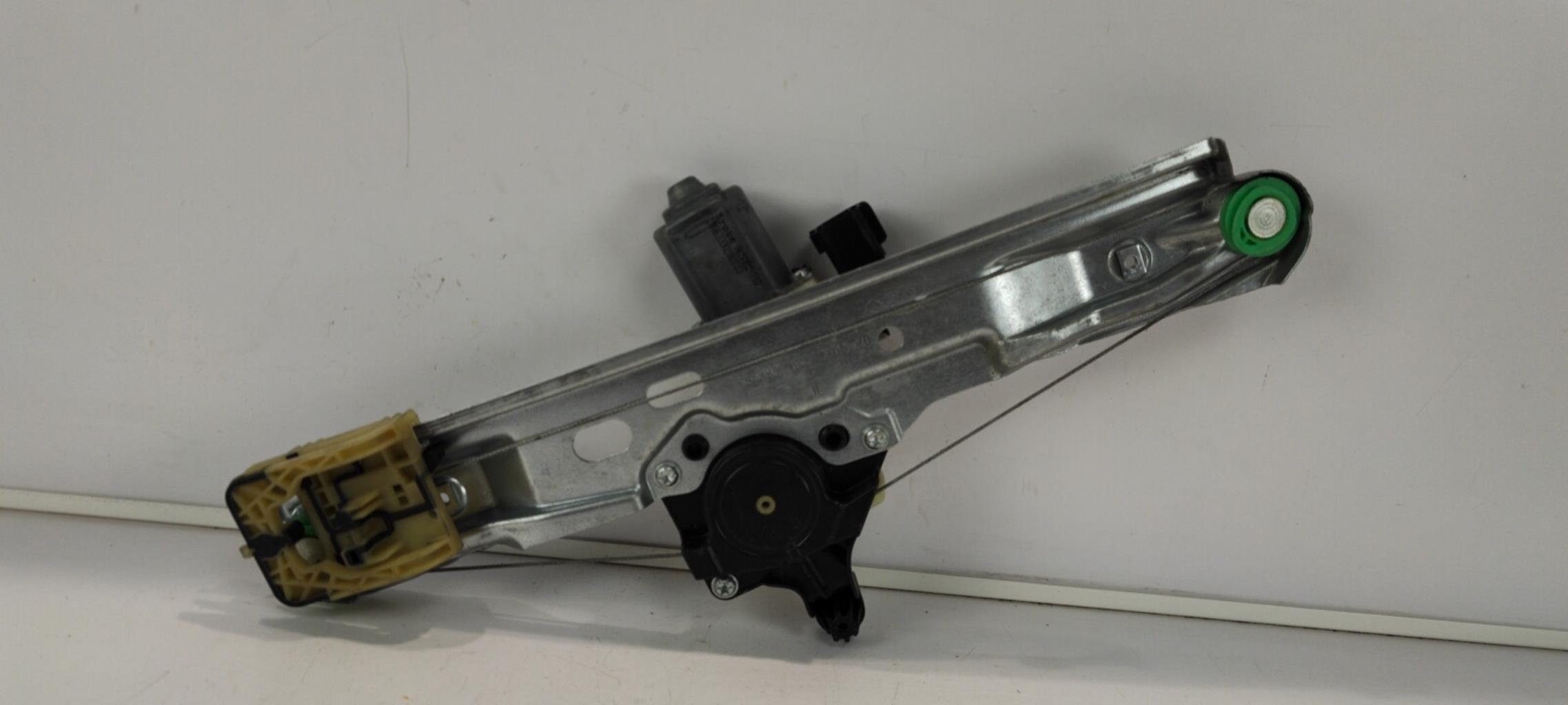 Alzacristalli elettrico posteriore sinistro FORD FOCUS 3 PHASE 1 BREAK Diésel - 1