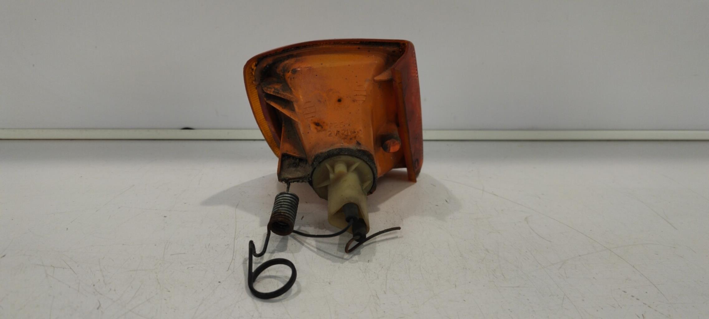 Ripetitore lampeggiante anteriore sinistro (Luci) FORD FIESTA 2 Gasolina - 1