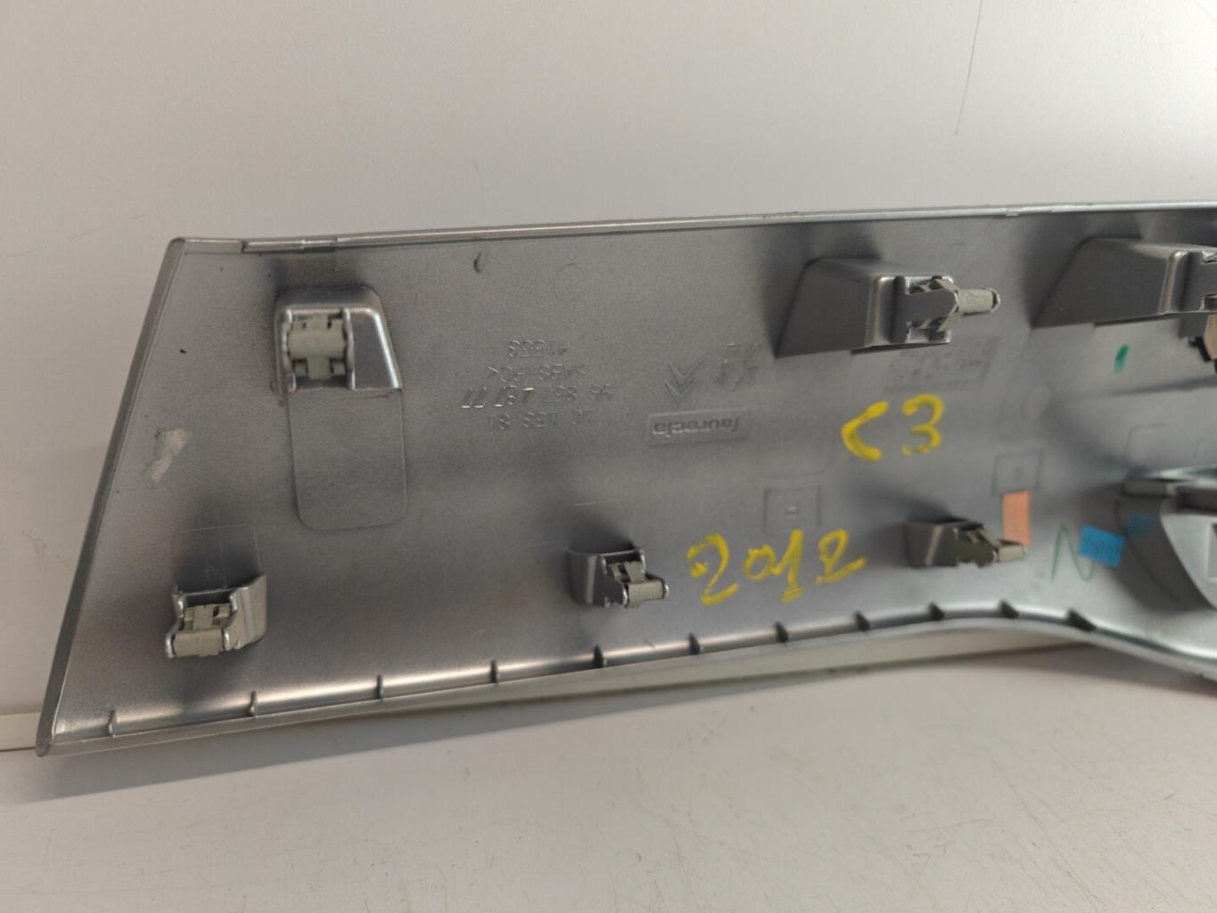 Console central (interieur plastique) CITROEN C3 2 PHASE 1  - 1