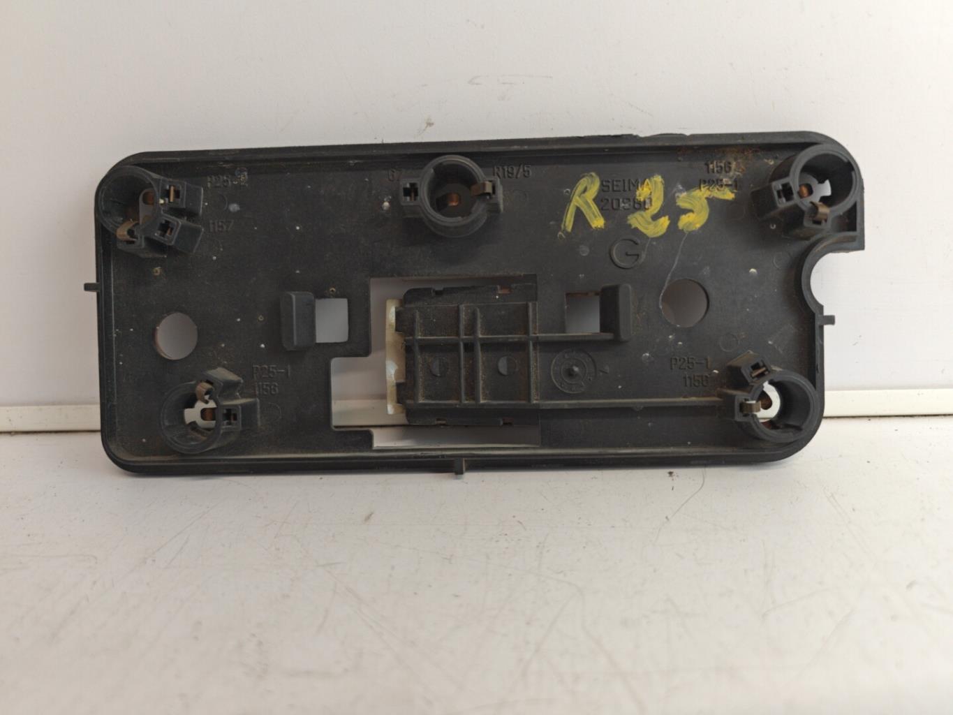 Base portalampade fanale posteriore sinistro RENAULT R25 PHASE 1  - 1