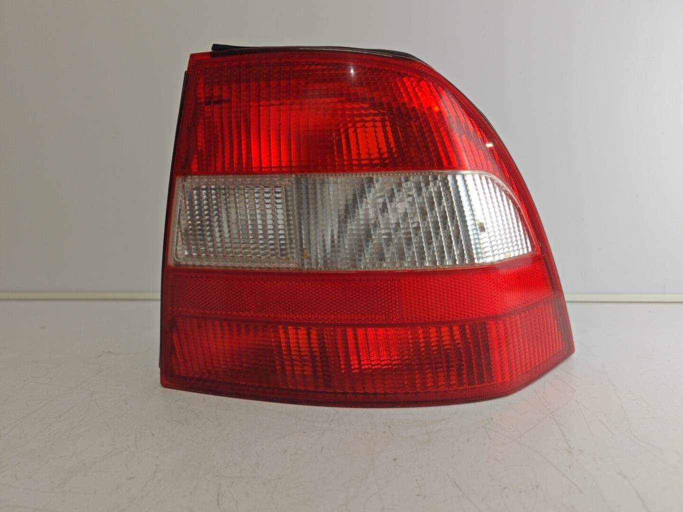Fanale posteriore principale destro (luci) OPEL VECTRA B PHASE 1 Gasolina - 1
