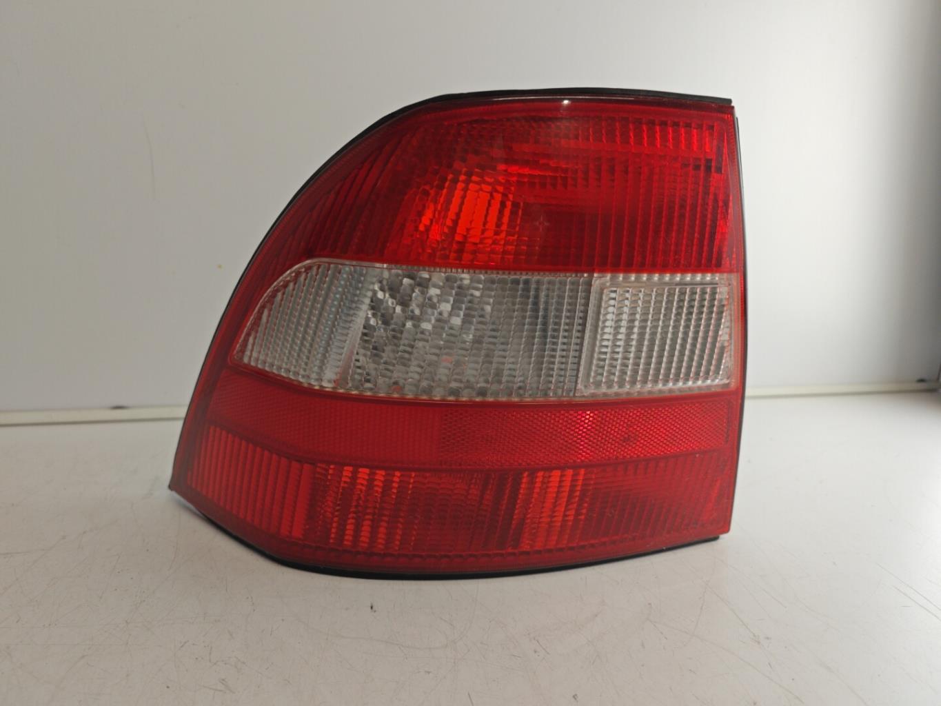 Fanale posteriore principale sinistro (luci) OPEL VECTRA B PHASE 1 Gasolina - 1