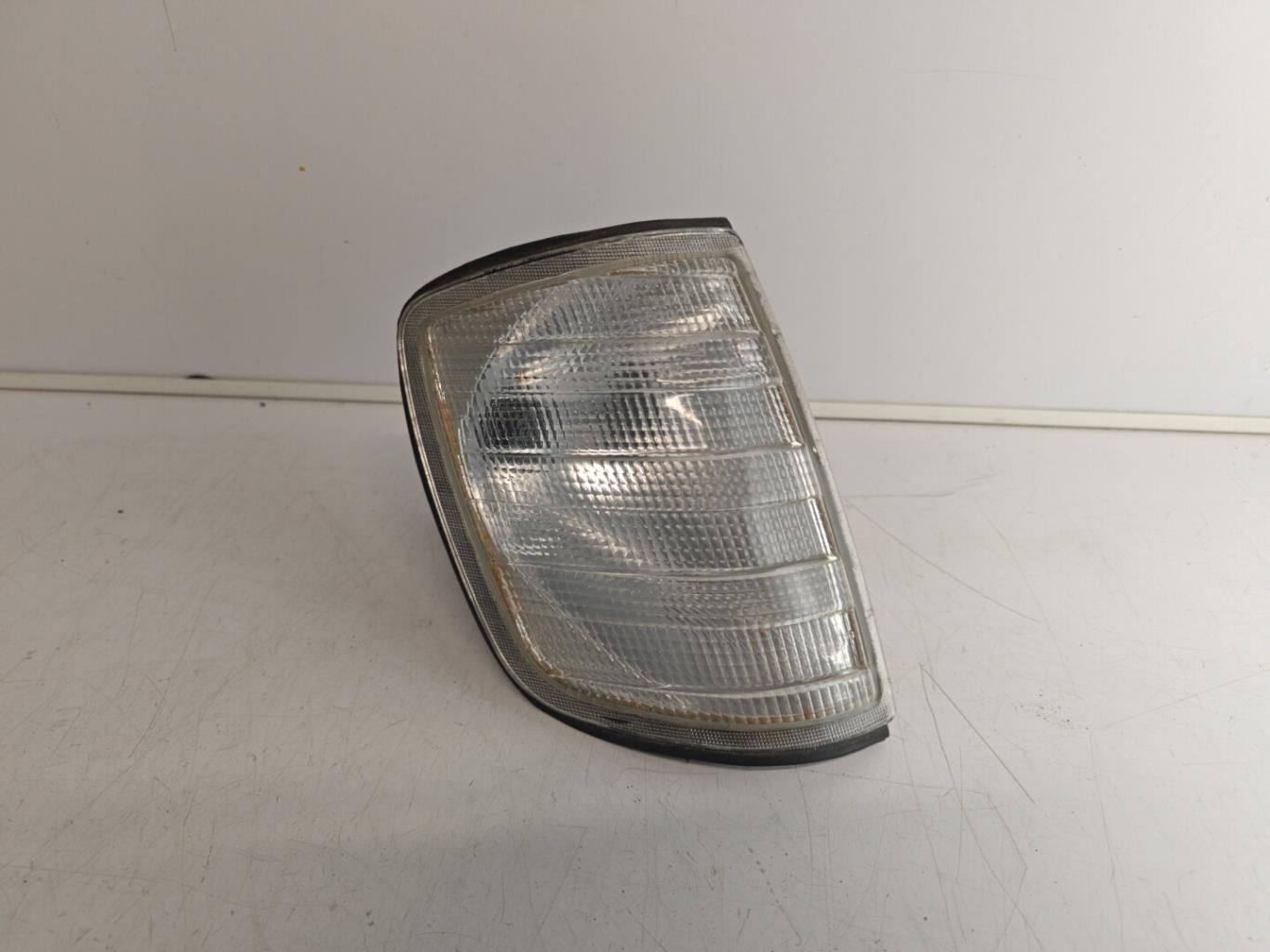 Gruppo ottico anteriore secondario destro (luci)(freccia) MERCEDES CLASSE E 124  - 1
