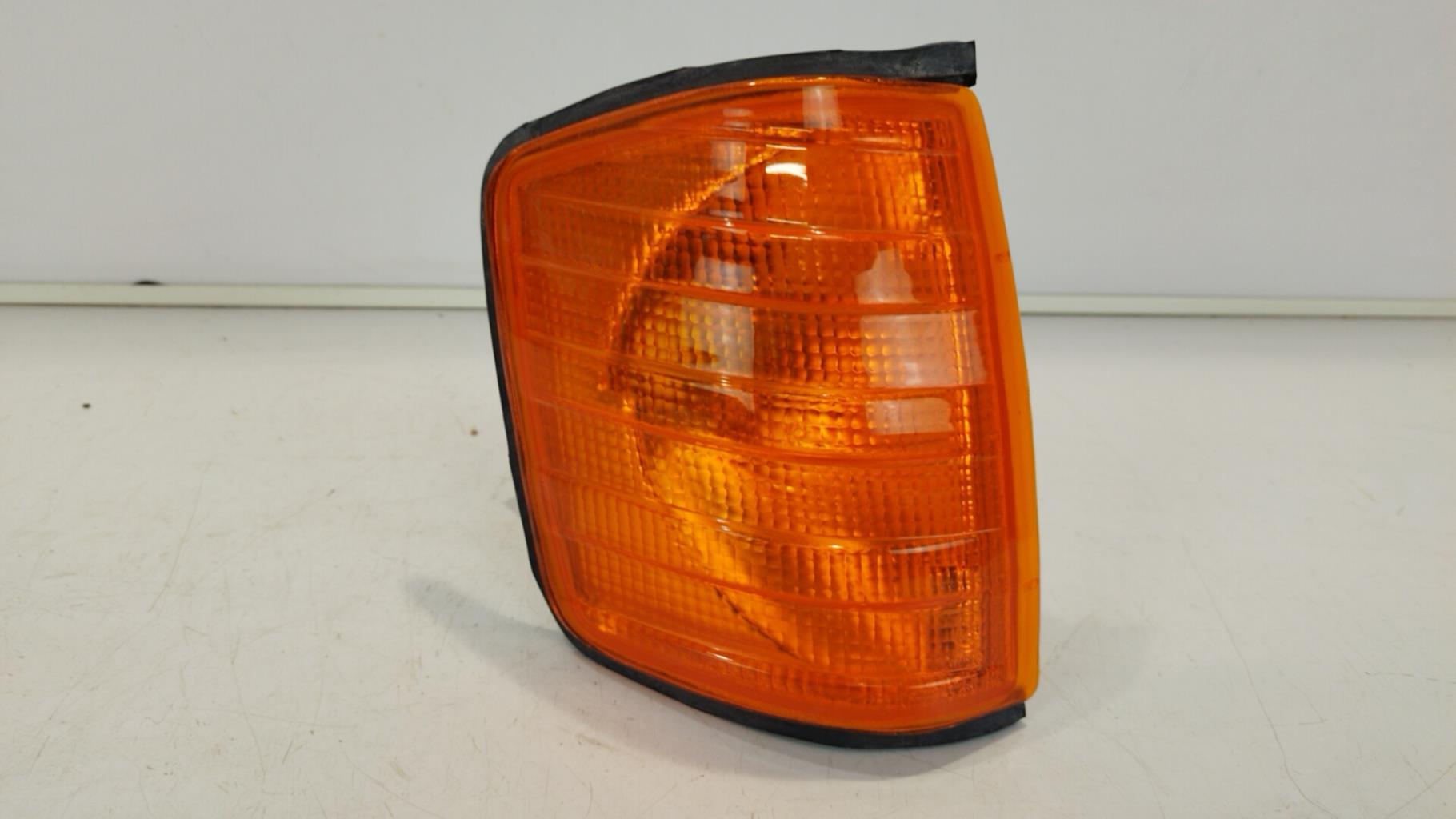 Gruppo ottico anteriore secondario destro (luci)(freccia) MERCEDES 190 W201 PHASE 1 Diésel - 1