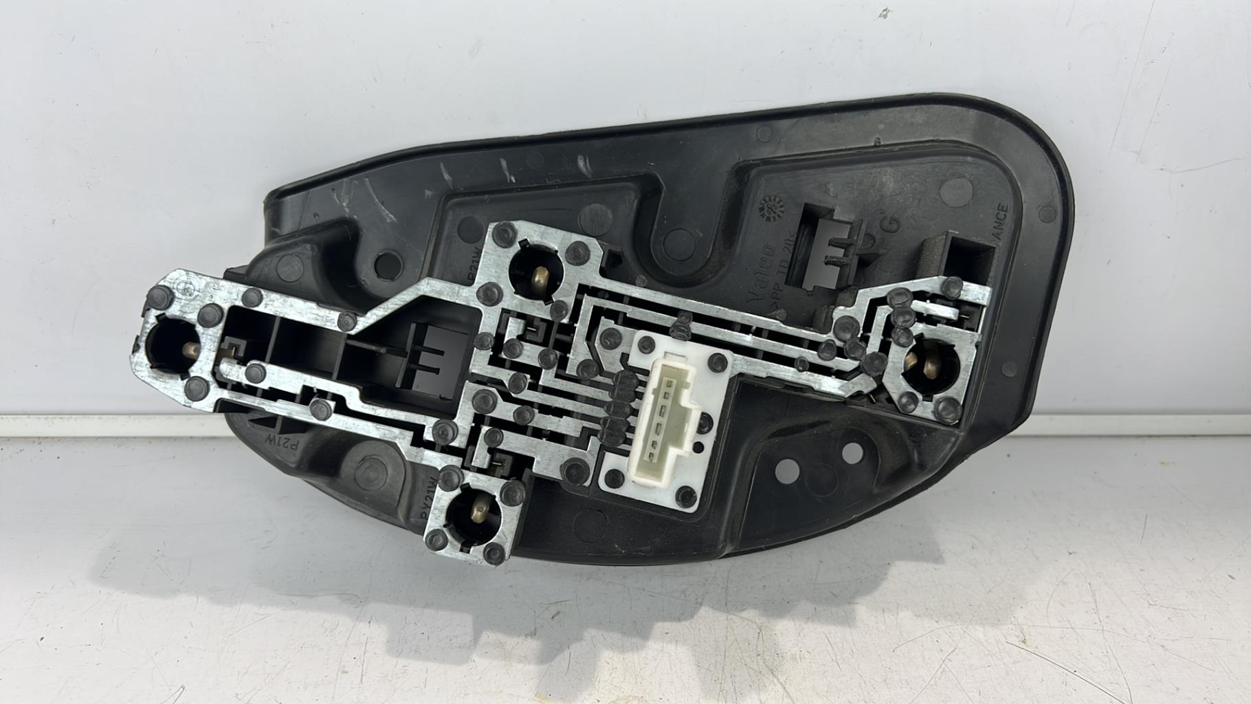 Base portalampade fanale posteriore sinistro CITROEN C5 1 PHASE 1 Diésel - 1