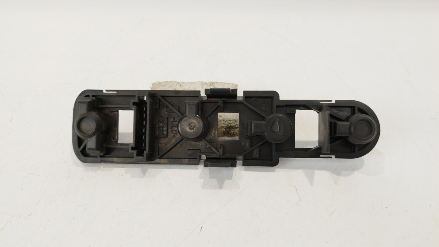 Base portalampade fanale posteriore sinistro MERCEDES CLASSE A 168 PHASE 1 Diésel - 1