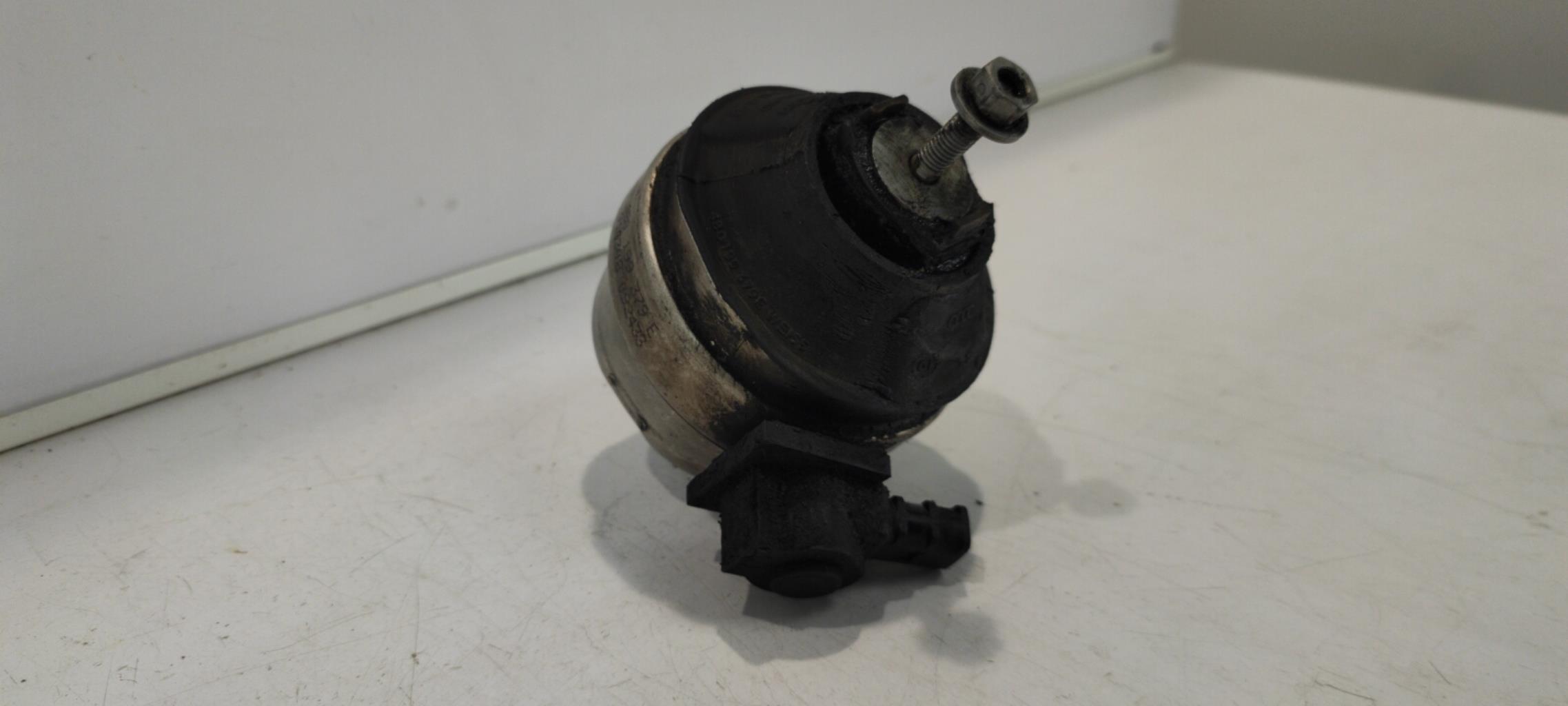 Support moteur gauche AUDI A6 2 PHASE 1 Diesel - 1