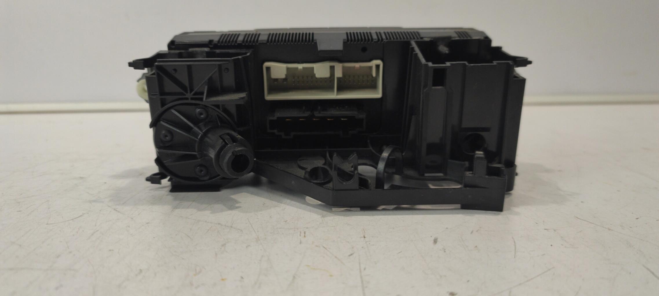 Commande chauffage VOLKSWAGEN CADDY 3 PHASE 1 Diesel - 1