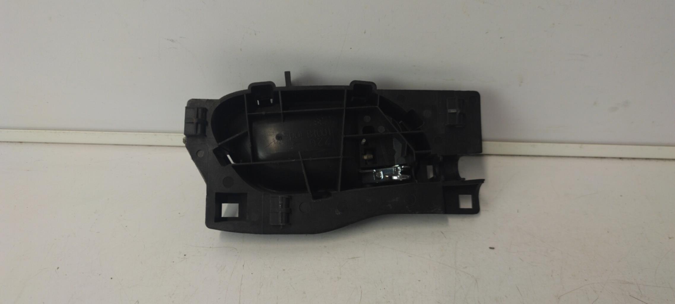 Maniglia interna posteriore sinistra PEUGEOT 407 PHASE 1 BREAK Diésel - 1