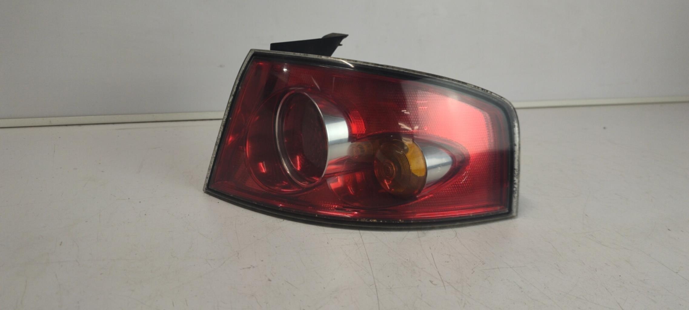 Fanale posteriore principale destro (luci) SEAT IBIZA 3 PHASE 1 Diésel - 1