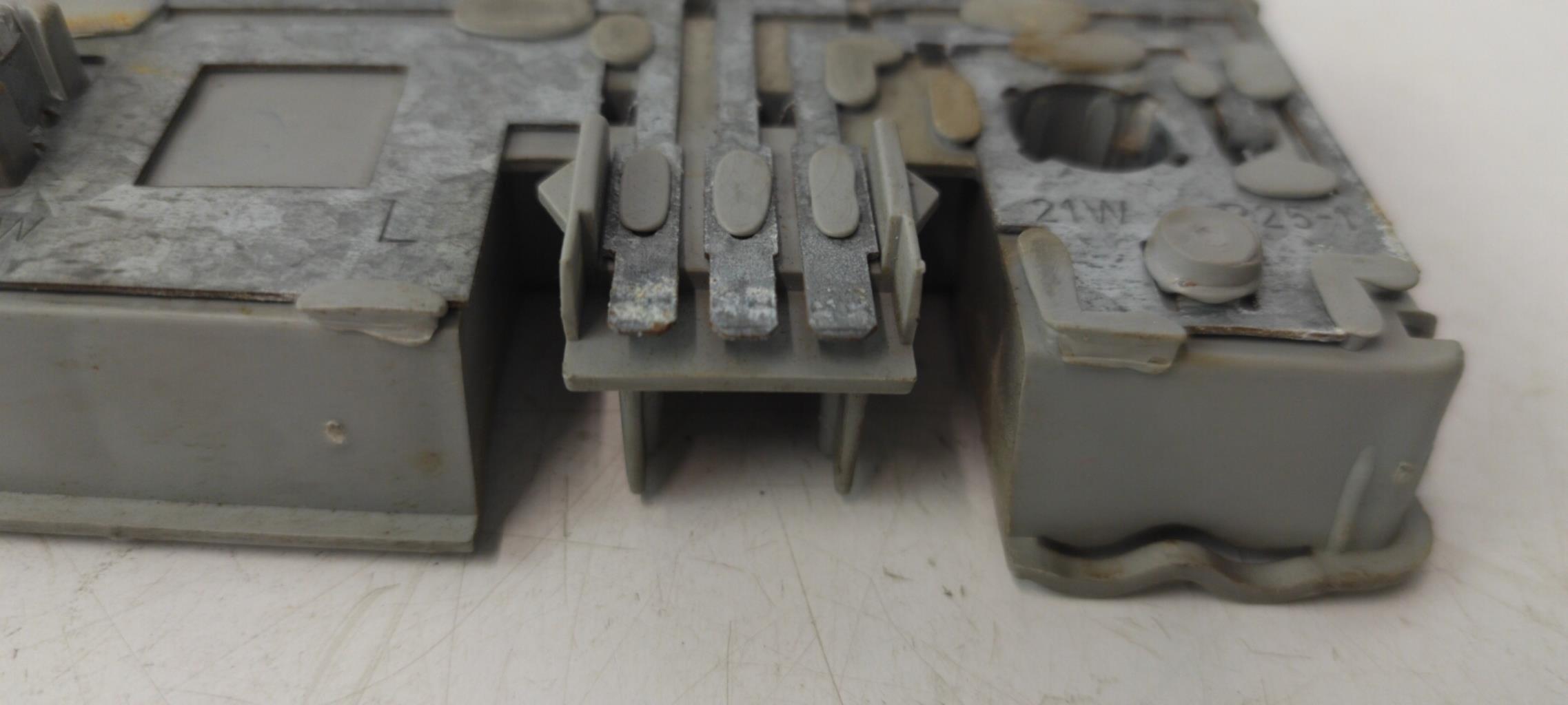 Base portalampade fanale posteriore sinistro FORD TAUNUS  - 1