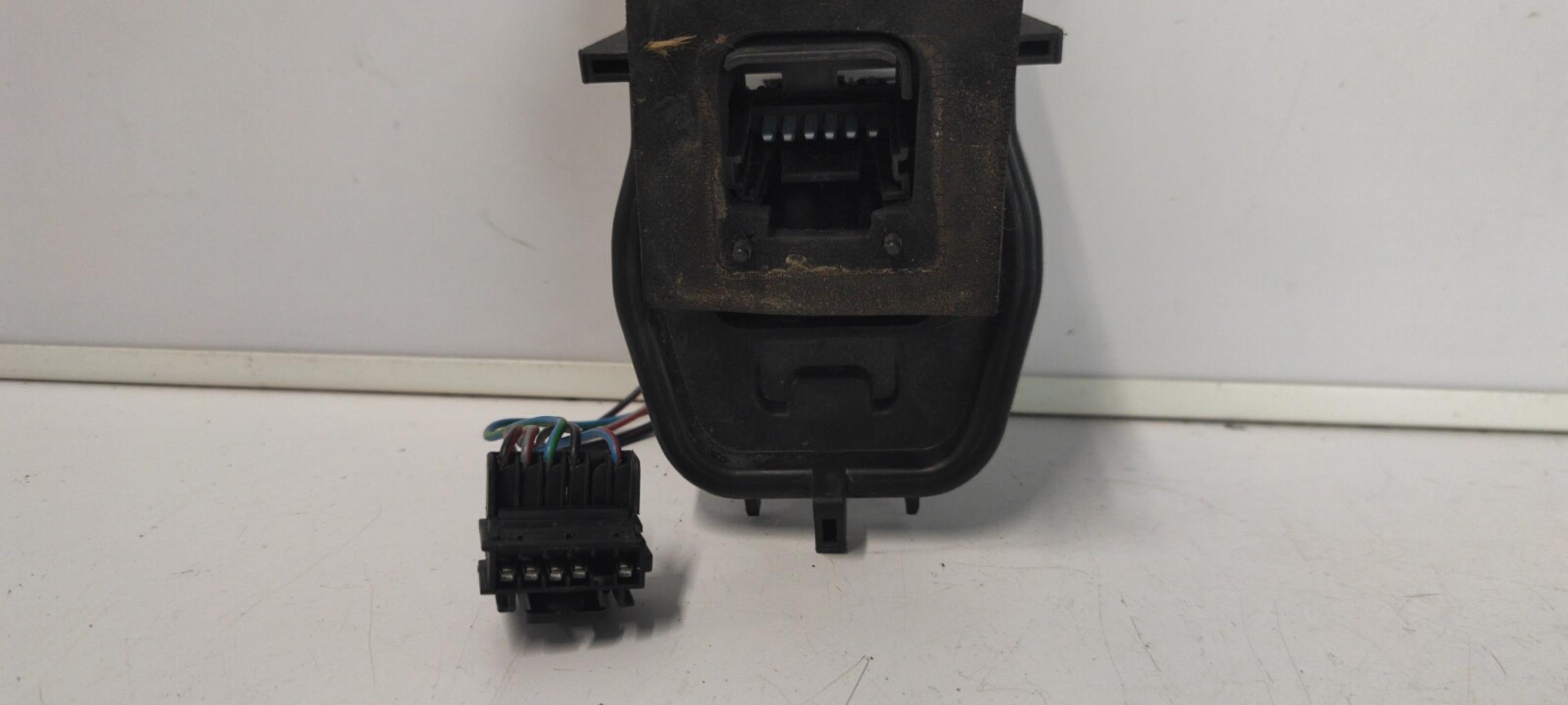 Base portalampade fanale posteriore sinistro RENAULT SCENIC 2 PHASE 2  - 1