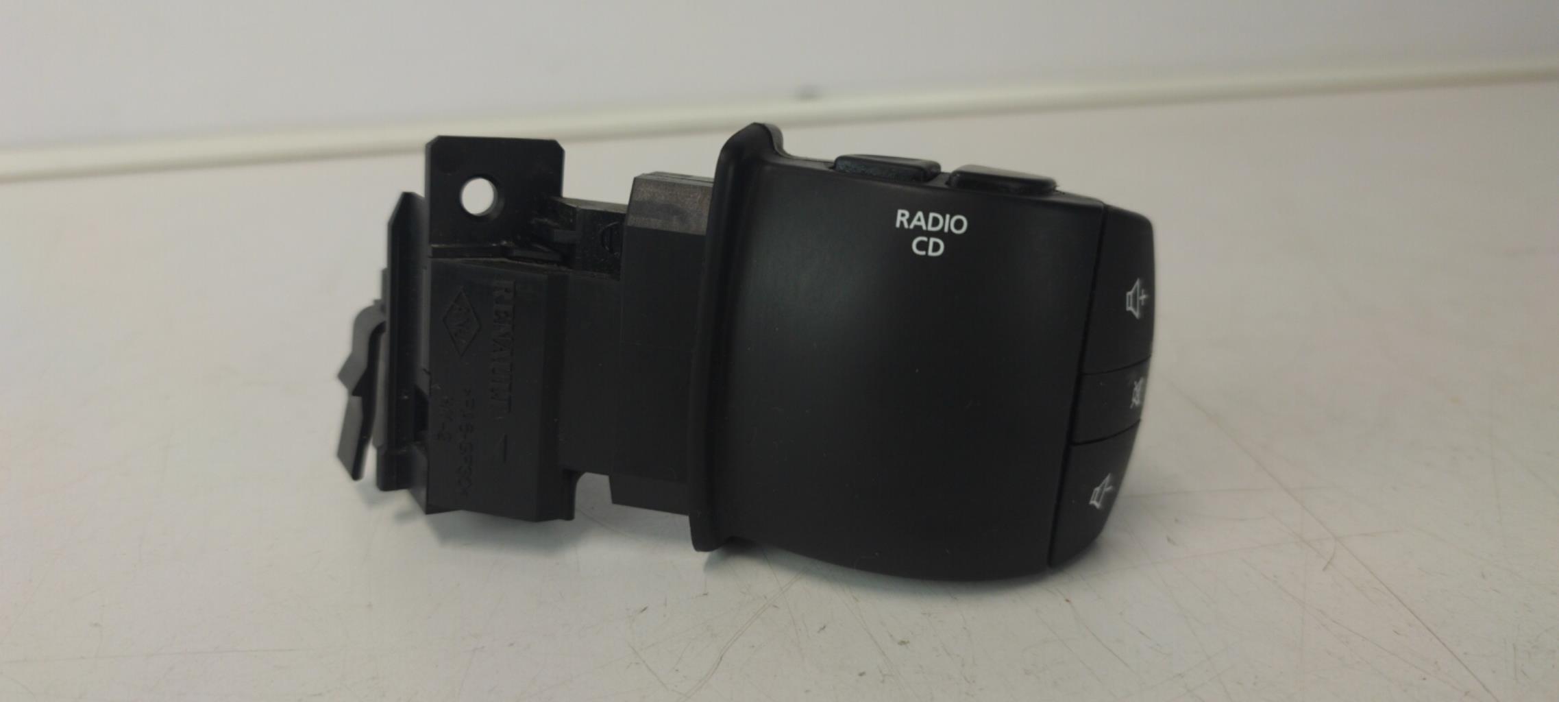 Commande autoradio RENAULT LAGUNA 3 PHASE 1 Diesel - 1