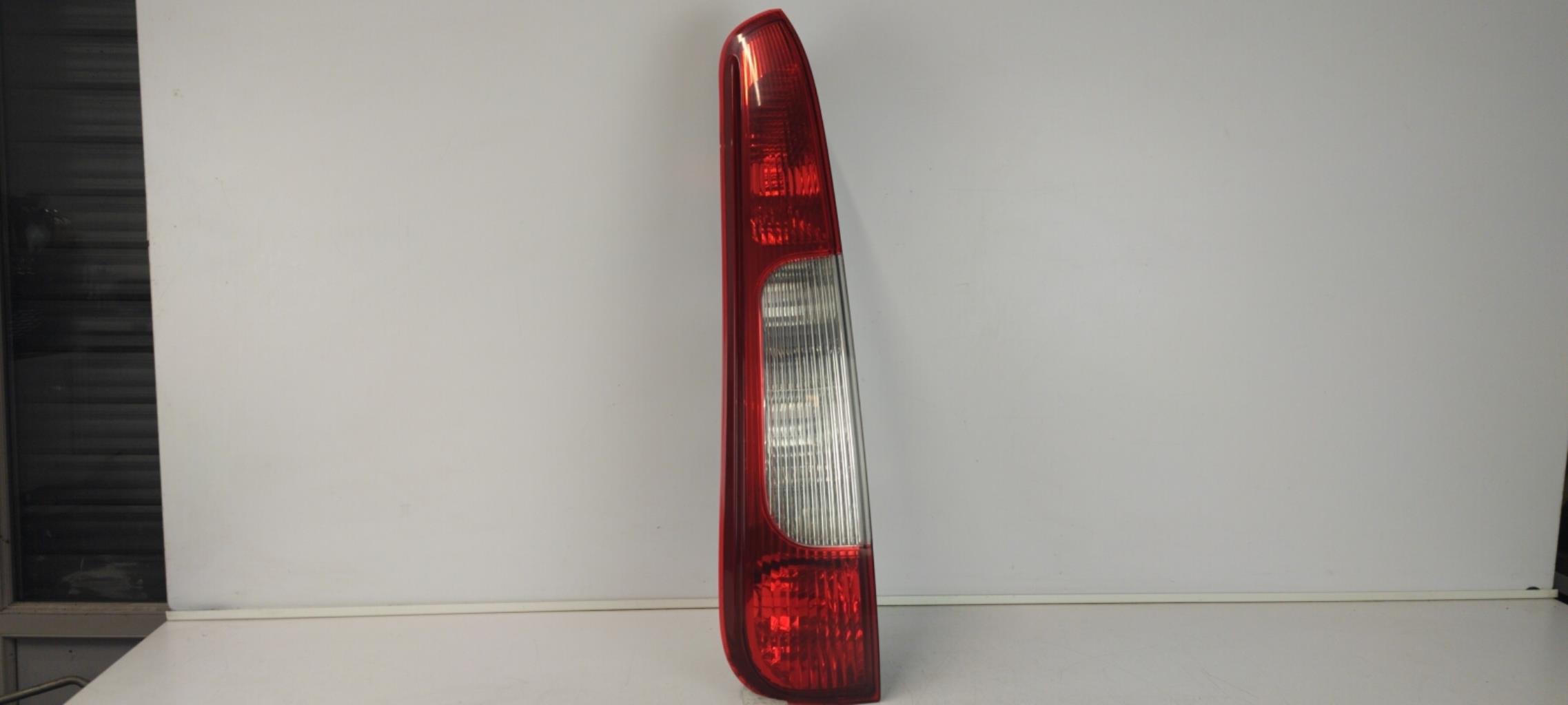 Fanale posteriore principale sinistro (luci) FORD C-MAX 1 PHASE 1 Diésel - 1