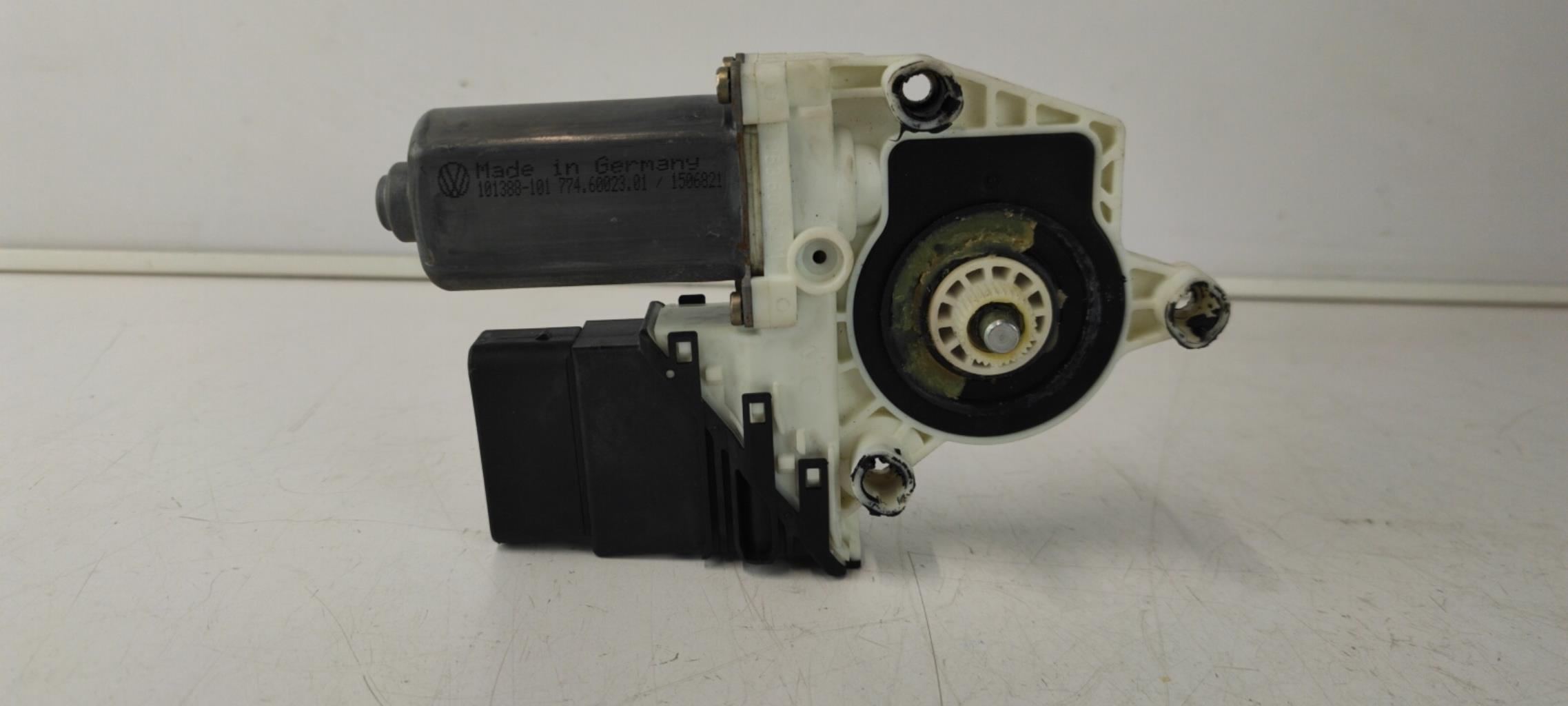 Motore alzacristalli posteriore destro VOLKSWAGEN GOLF 4 Diésel - 1