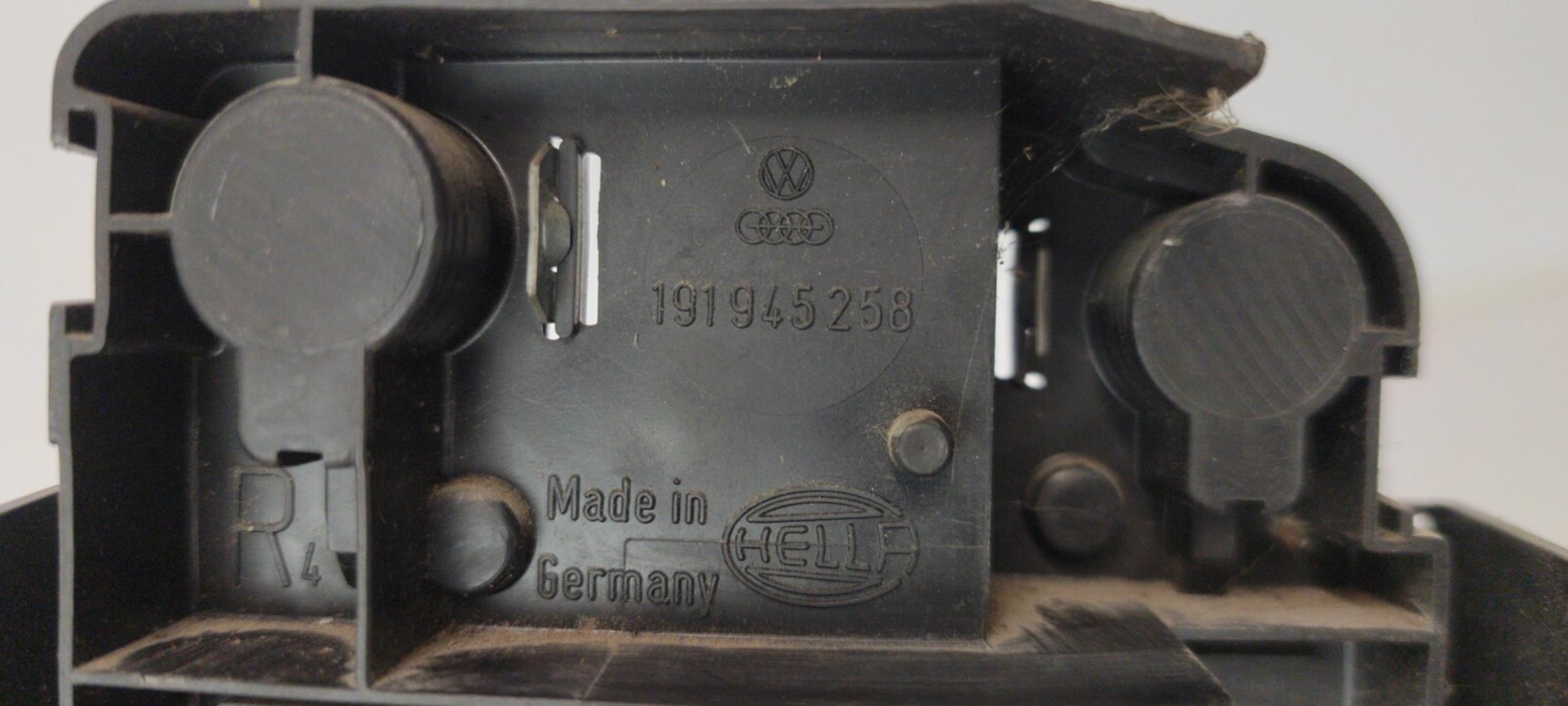 Base portalampade fanale posteriore destro VOLKSWAGEN GOLF 2  - 1