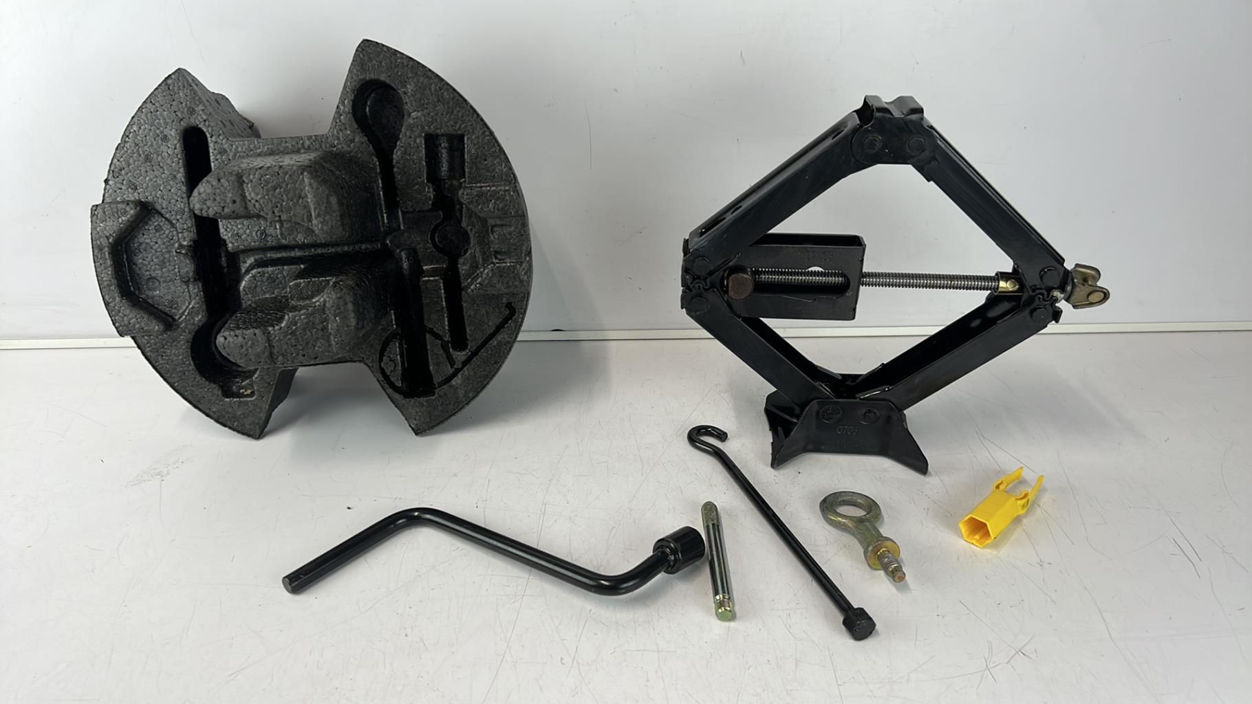 Cric (Ensemble depannage) CITROEN C5 1 PHASE 1 Diesel - 1