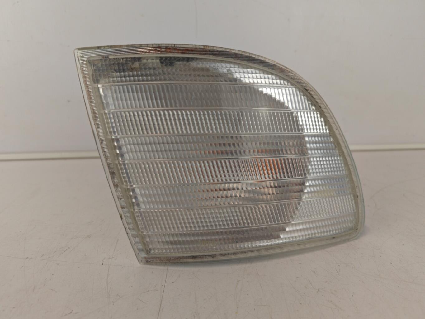 Gruppo ottico anteriore secondario destro (luci)(freccia) MERCEDES VITO 638 Diésel - 1