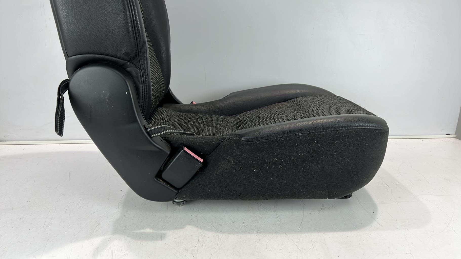 Siege arriere central PEUGEOT 307 PHASE 2 BREAK Diesel - 1