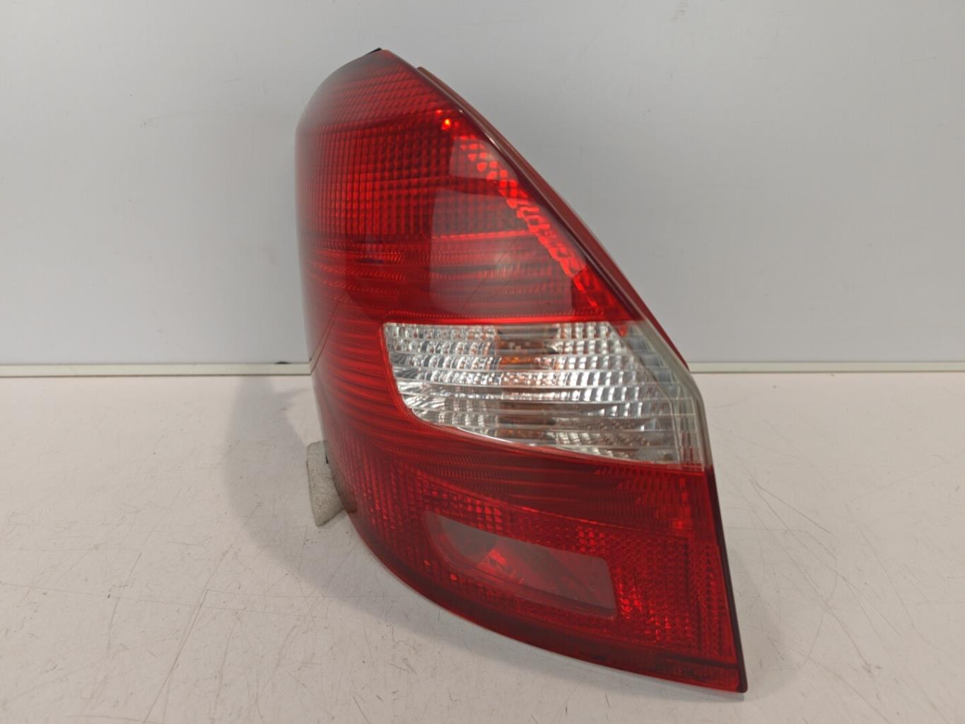 Fanale posteriore principale sinistro (luci) SKODA FABIA 2 PHASE 1 BREAK Diésel - 1