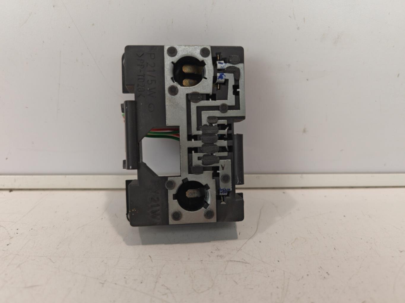 Base portalampade fanale posteriore sinistro CITROEN XANTIA Diésel - 1