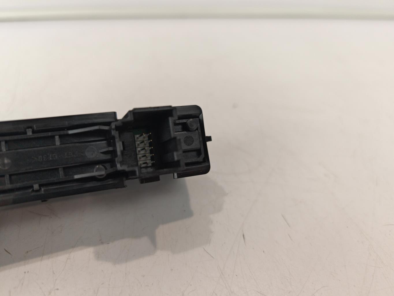 Bouton de warning OPEL ASTRA J PHASE 1 Diesel - 1