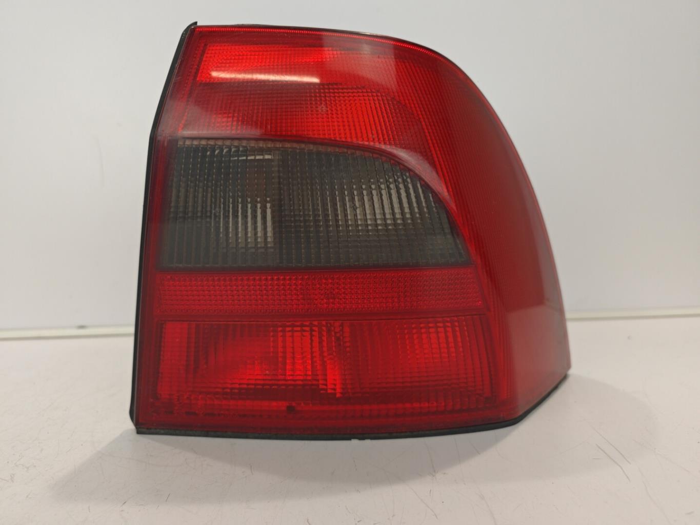 Fanale posteriore principale destro (luci) OPEL VECTRA B PHASE 2 Diésel - 1