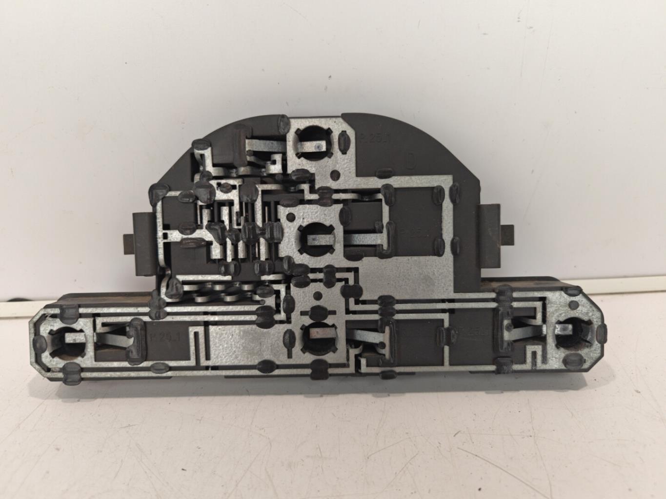 Base portalampade fanale posteriore destro PEUGEOT 309  - 1