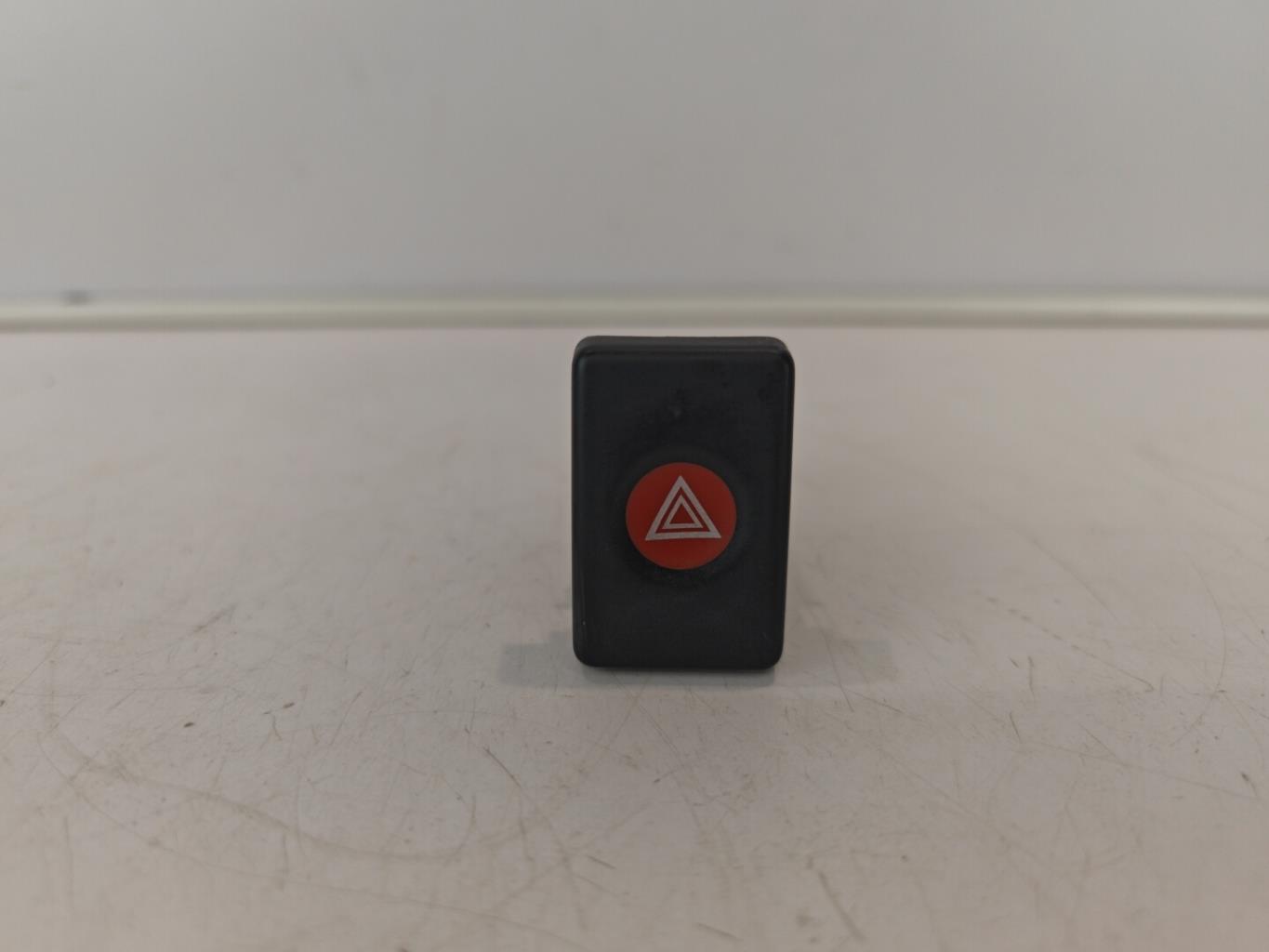 Bouton de warning DACIA LOGAN MCV 1 PHASE 1 BREAK Diesel - 1