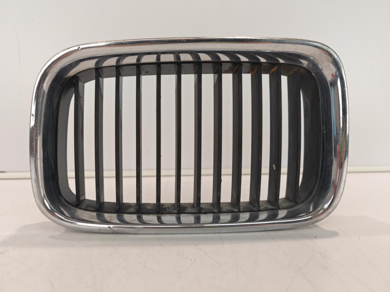 Griglia calandra sinistra BMW SERIE 3 E36 COMPACT Diésel - 1