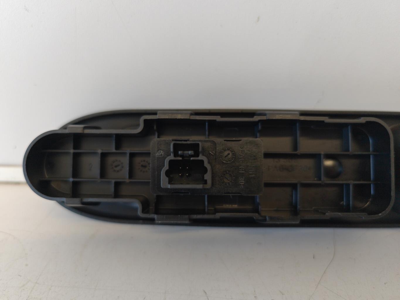 Interruttore lavacristalli anteriore destro PEUGEOT 307 PHASE 2 BREAK Diésel - 1