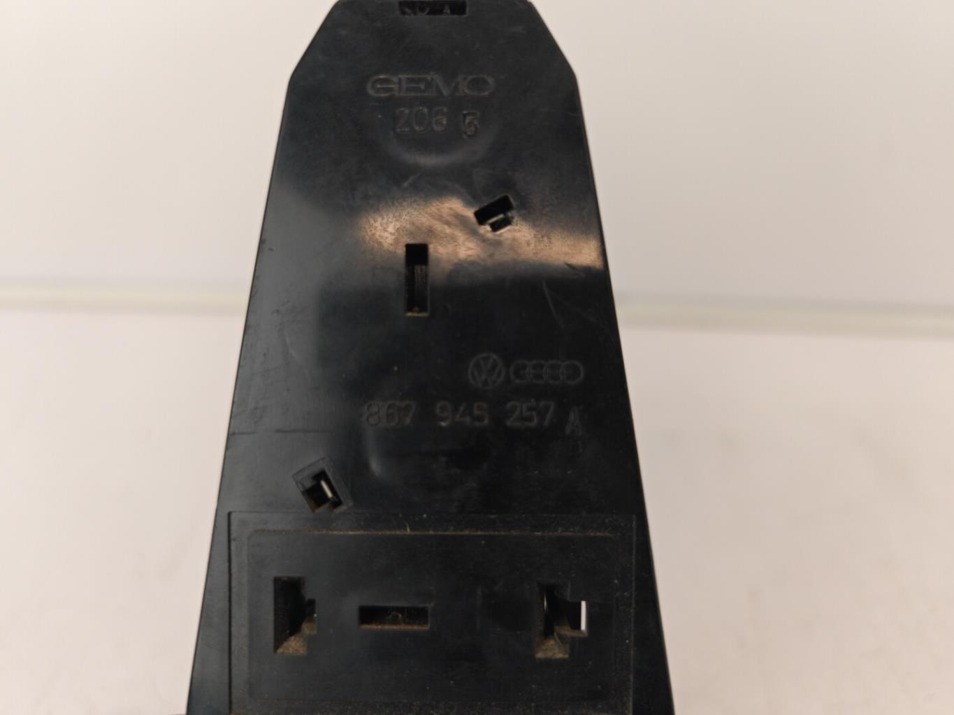 Base portalampade fanale posteriore destro VOLKSWAGEN POLO 2 PHASE 1 Gasolina - 1