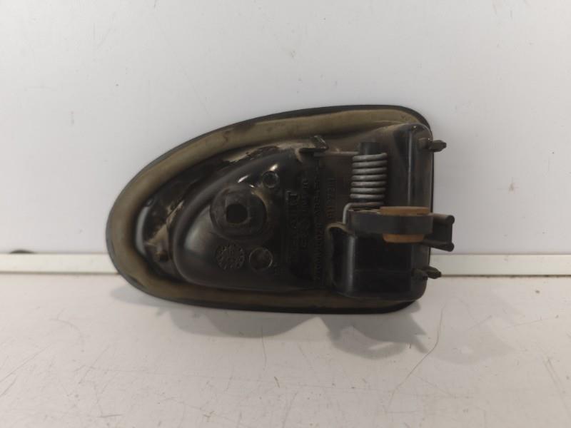Poignee interieur avant gauche RENAULT CLIO 2 PHASE 1 Diesel - 1