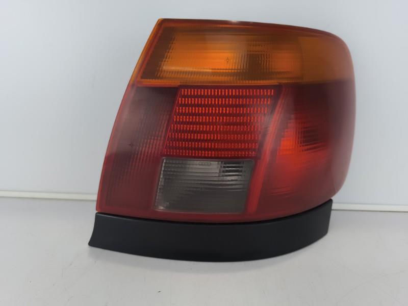 Fanale posteriore principale destro (luci) AUDI A4 1 PHASE 1 Gasolina - 1