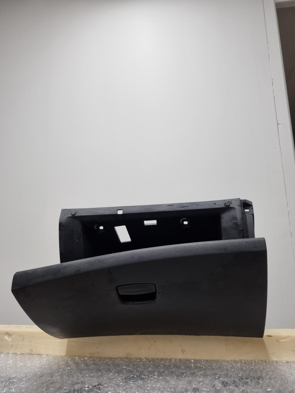 Boite a gants RENAULT LAGUNA 3 PHASE 1 BREAK Diesel - 1