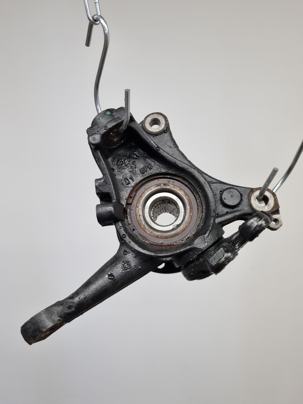 Moyeu avant gauche CITROEN C5 2 Diesel - 1