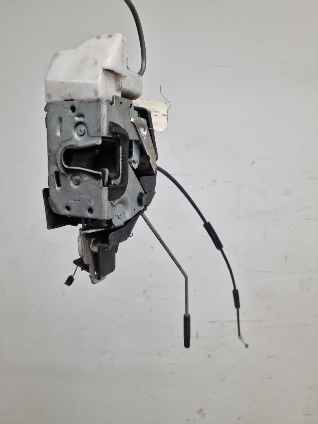 Serrure avant droit VOLKSWAGEN FOX Essence - 1
