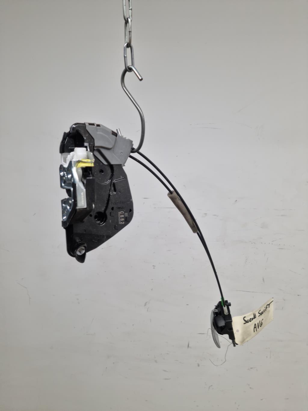 Serrure avant gauche SUZUKI SWIFT 5 Essence - 1