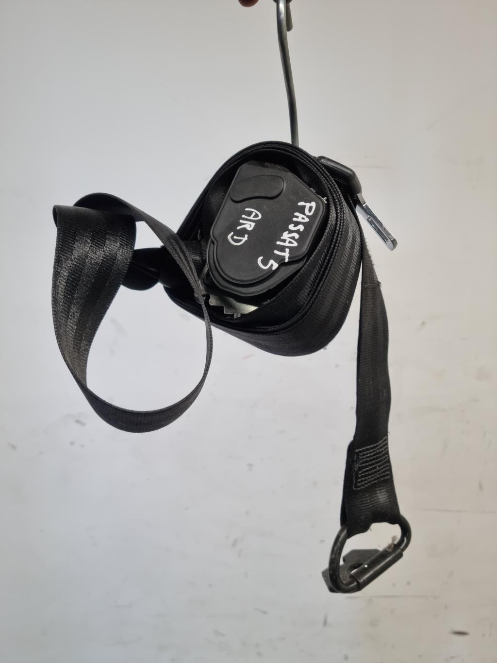 Ceinture arriere droit VOLKSWAGEN PASSAT 5 BREAK Diesel - 1