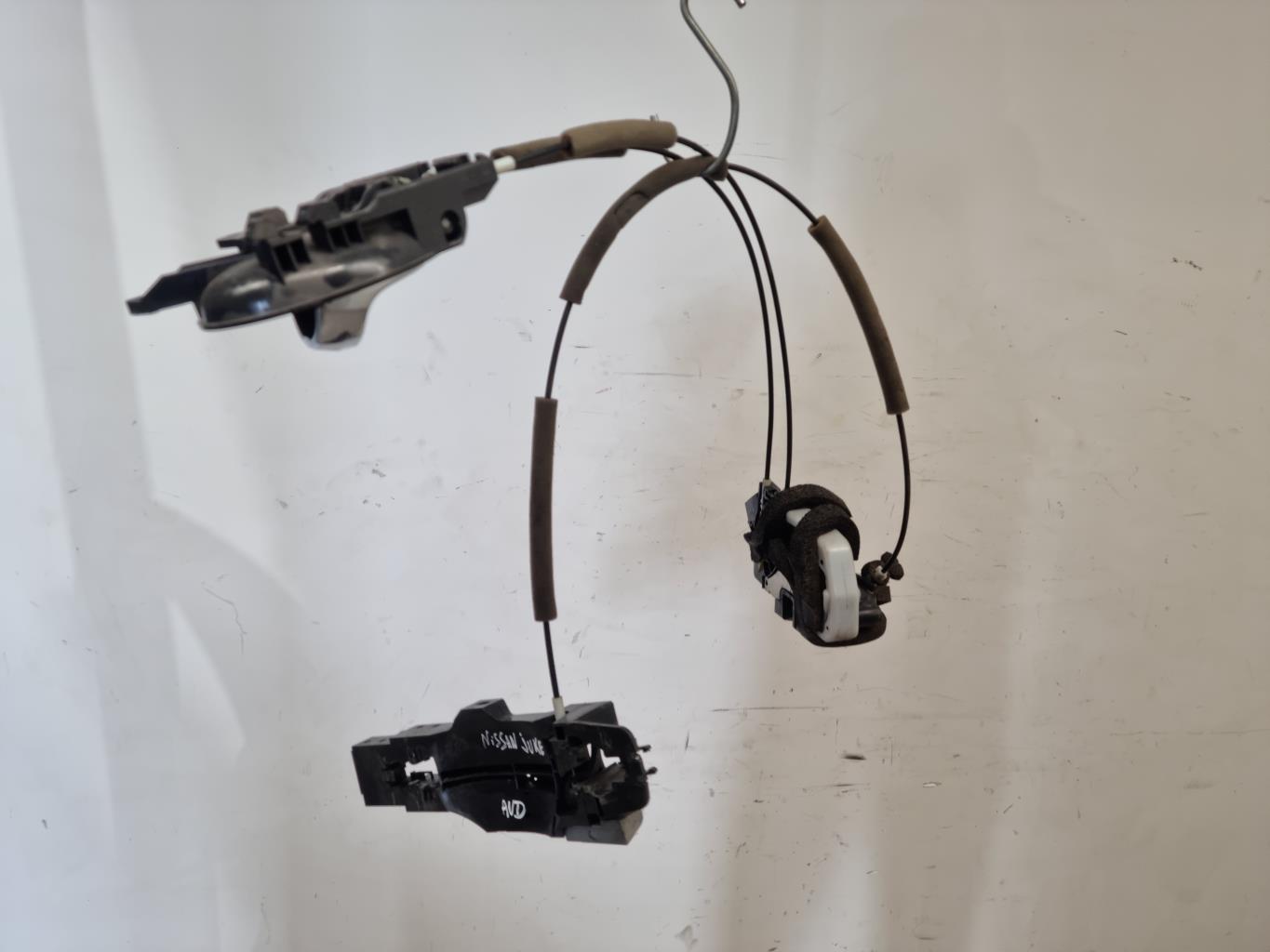 Serrure avant droit NISSAN JUKE 1 PHASE 1 Diesel - 1