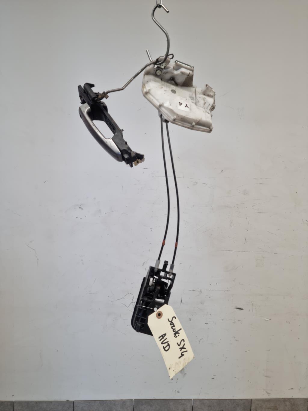 Serrure avant droit SUZUKI SX4 1 Essence - 1