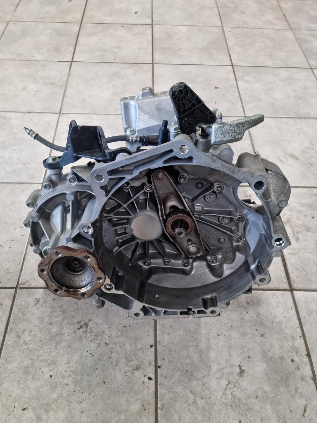 Boite de vitesses VOLKSWAGEN POLO 6 PHASE 1 Essence - 1