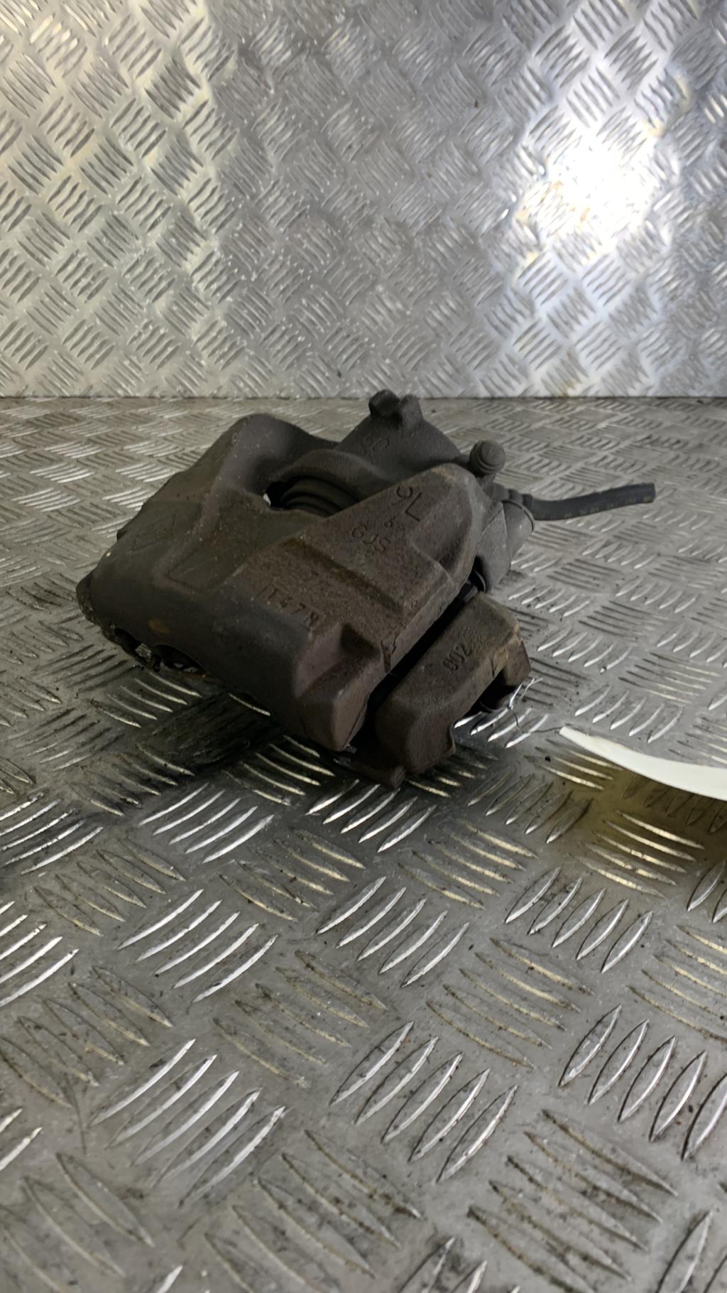 Etrier avant gauche (freinage) DACIA DUSTER 1 PHASE 1  - 1