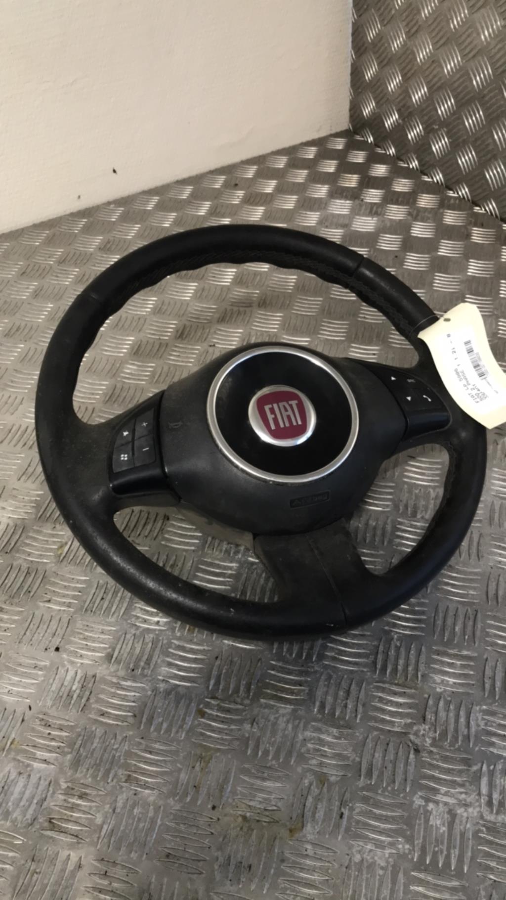Volant FIAT 500 2 PHASE 1 Essence - 1
