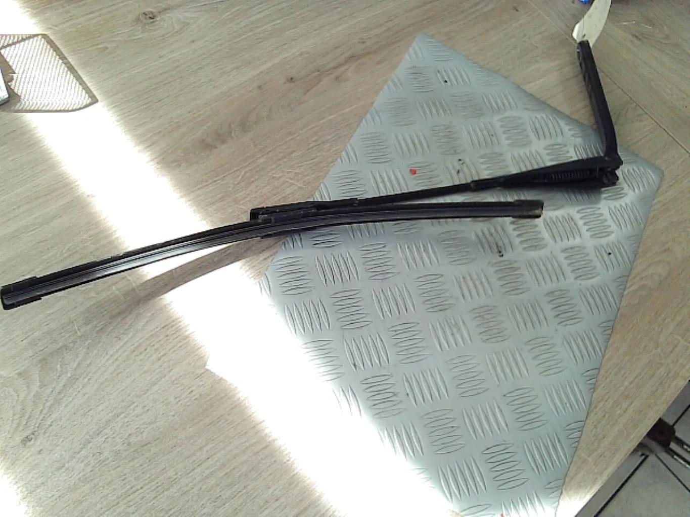Bras essuie glace avant gauche BMW SERIE 1 E87 PHASE 2 Diesel - 1