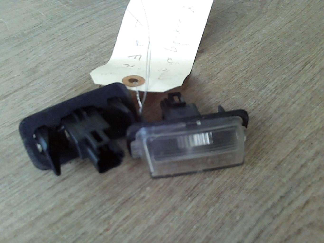 Eclairage de plaque TOYOTA YARIS 3 PHASE 2 Essence/Hybride - 1