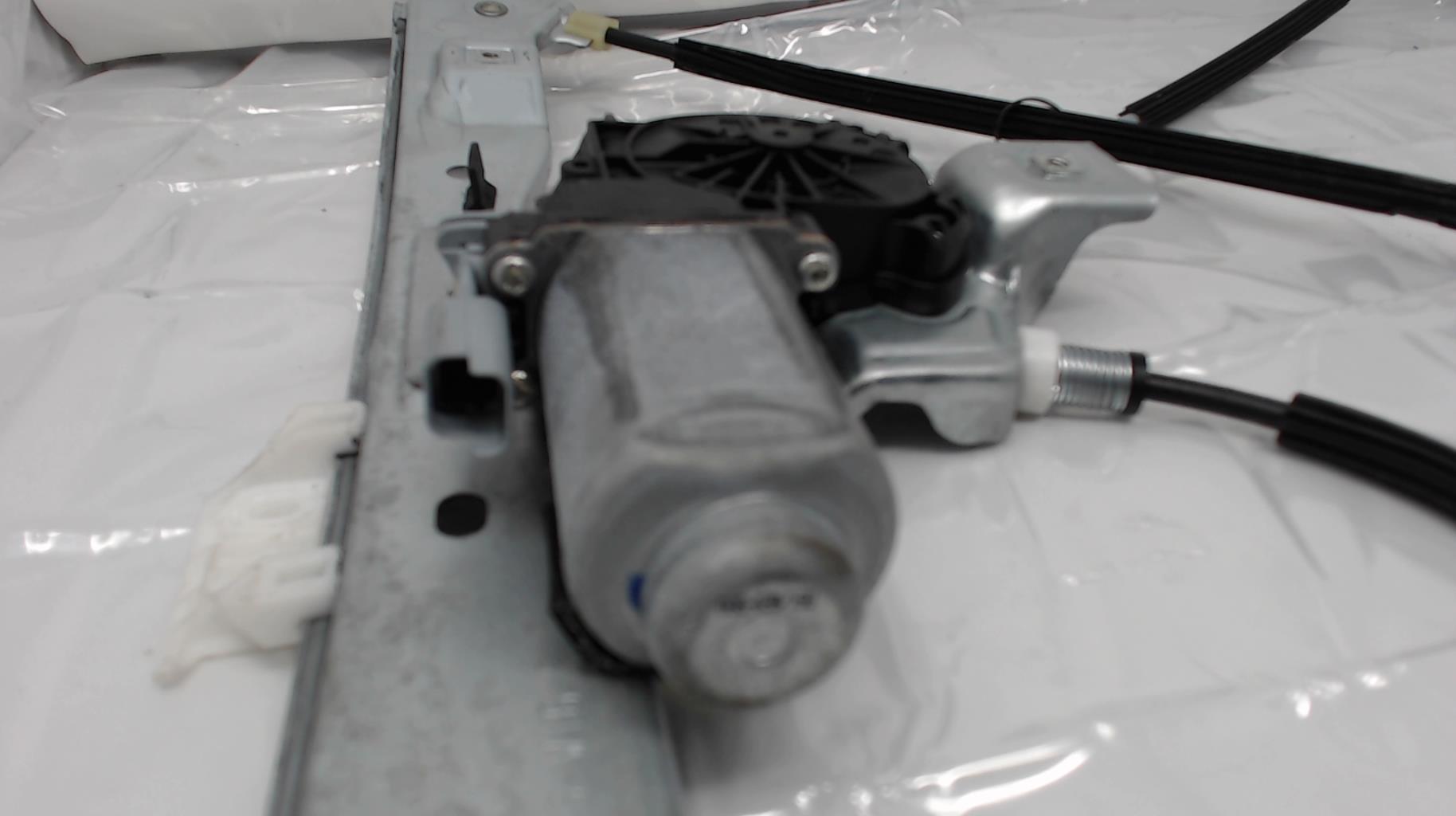 Leve vitre electrique avant droit DS DS3 PHASE 3 Diesel - 1
